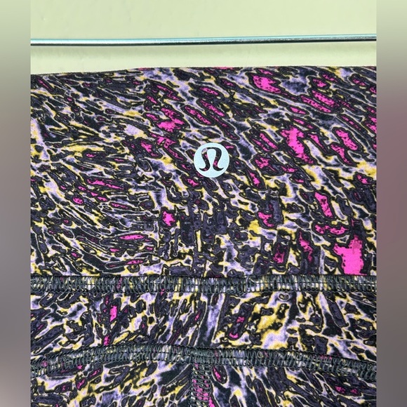 Lululemon Invigorate High-Rise Tight Motion topography Multi Legging - Picture 7 of 12